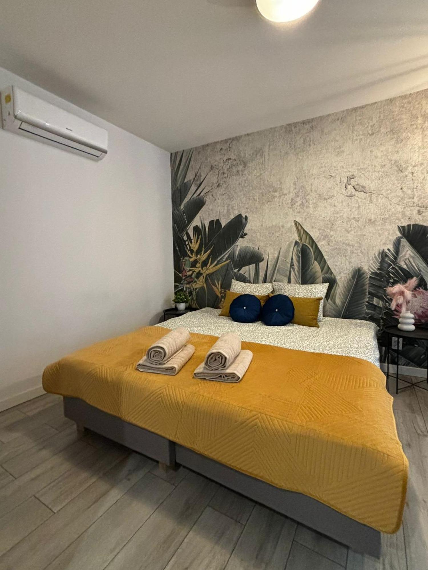 Wow! Paradise Aparthotel クラクフ エクステリア 写真